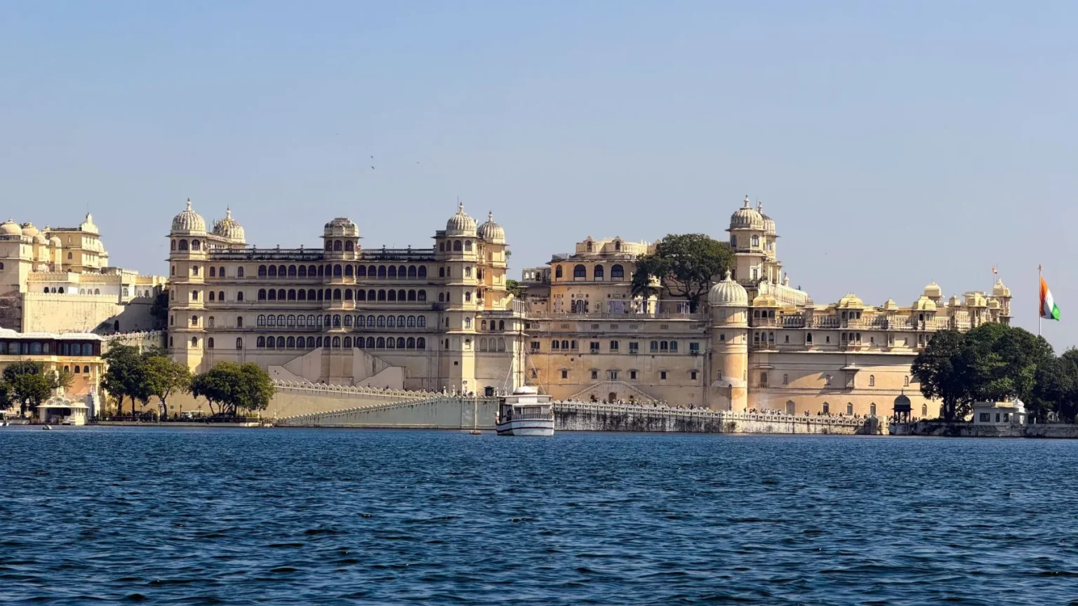 Udaipur Is known for there luxury and heritage lake side weddings. In your whole life there should one time experience in udaipur